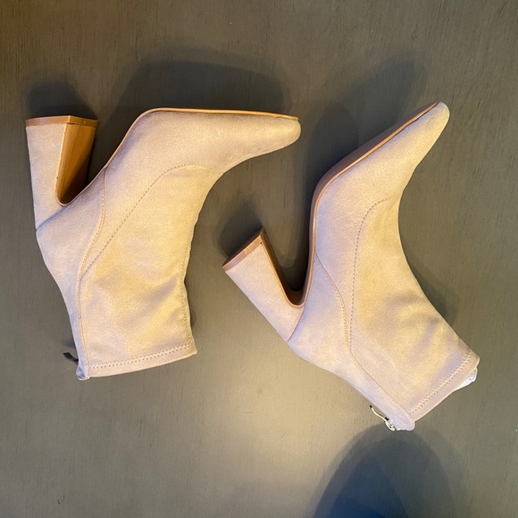 ❌ SOLD ON MY CURTSY ❌Boohoo Suede Booties - Picture 2 of 10
